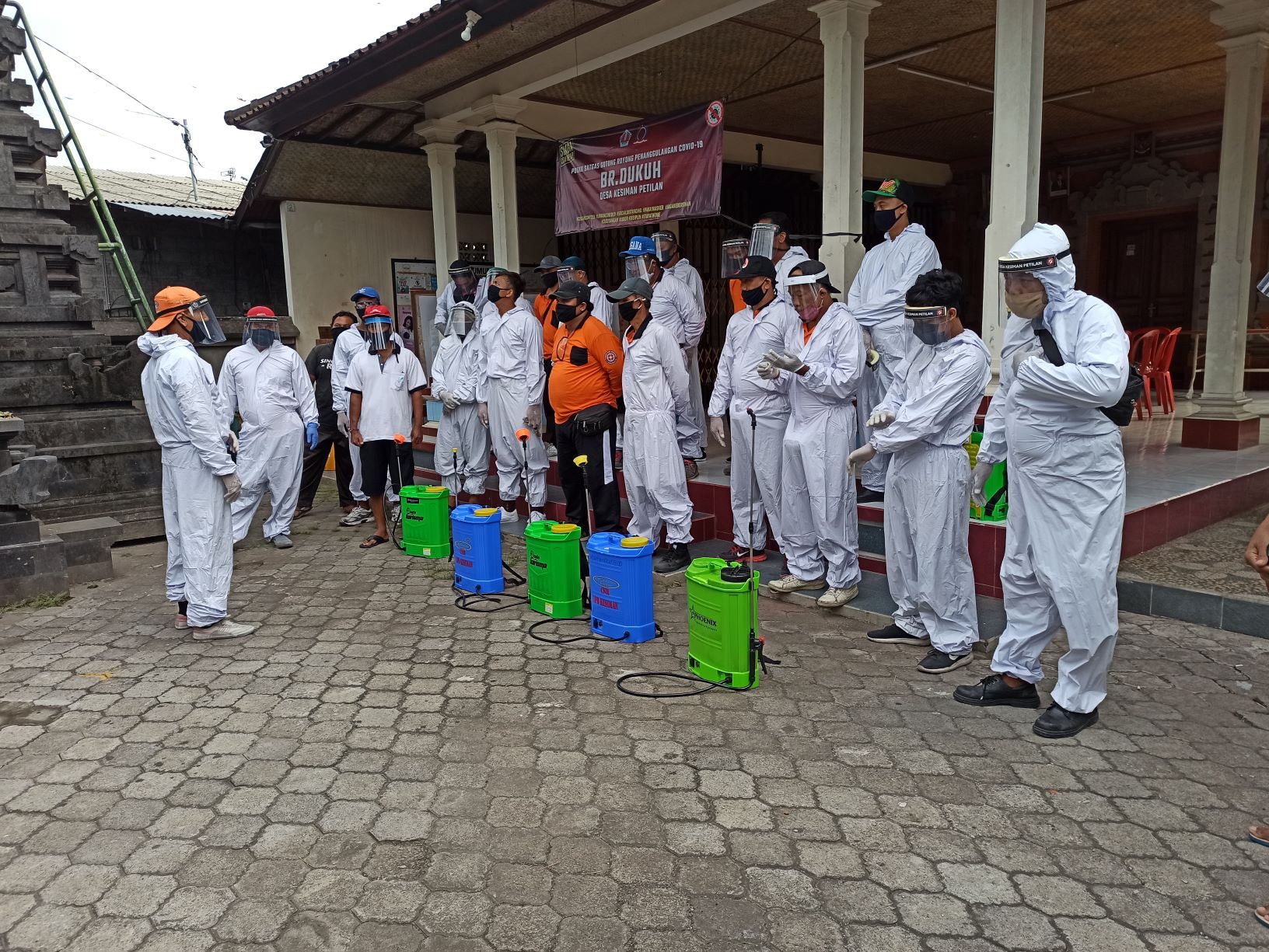 GIAT SPRAYER TAGANA DESA KESIMAN PETILAN